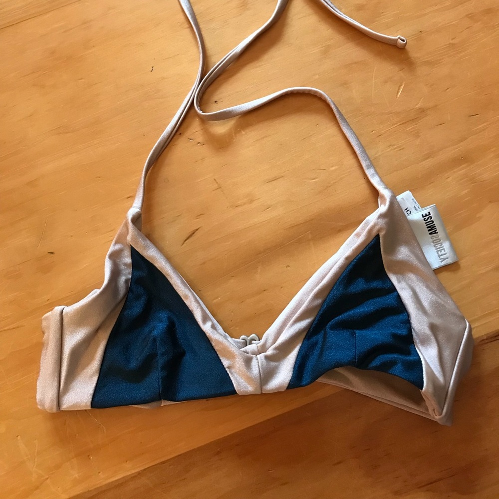 AMUSE SOCIETY reversible bikini top. NWOT!